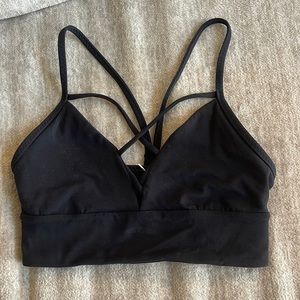 Black lululemon sports bra